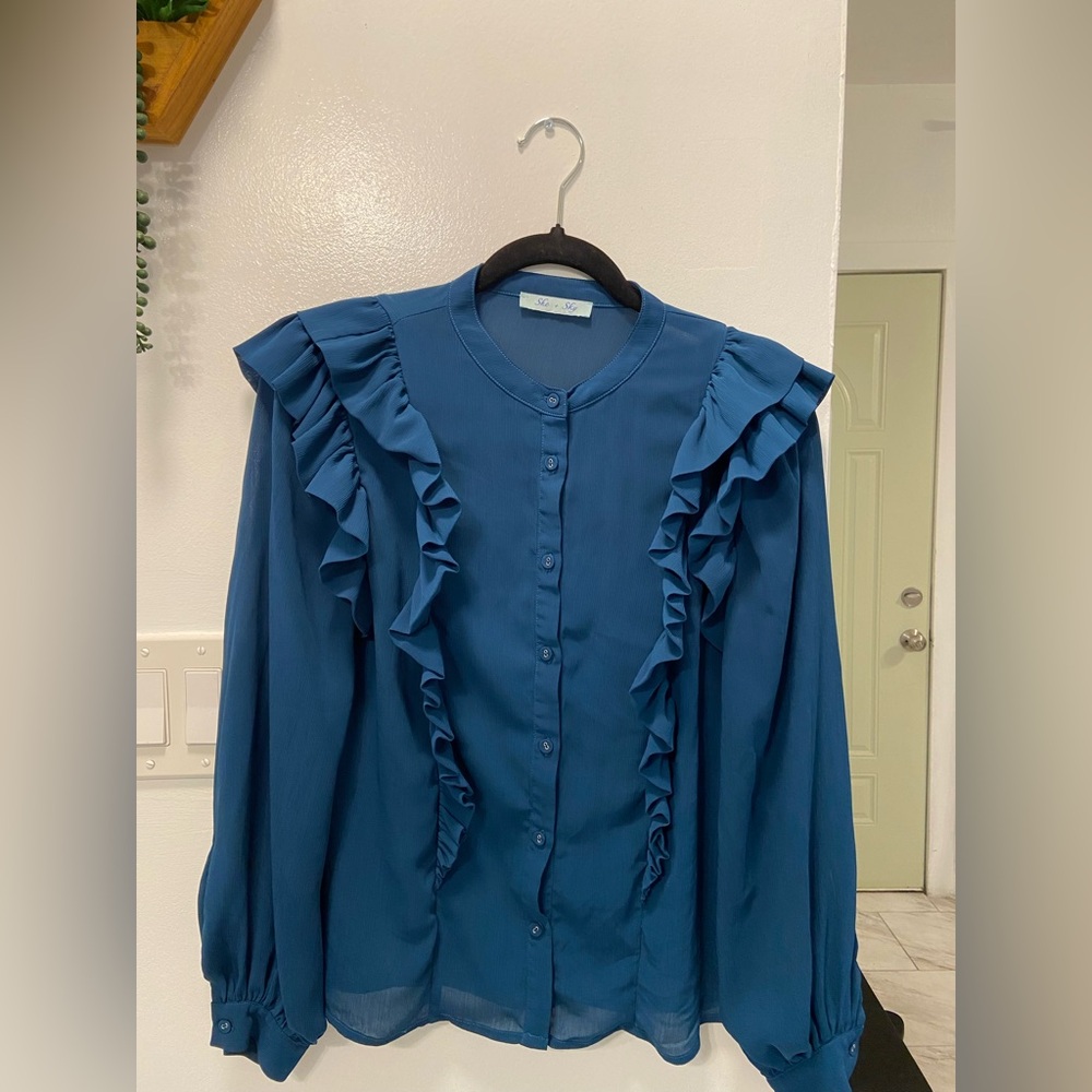 🌻 3x$10 Blue Ruffled Women's Top